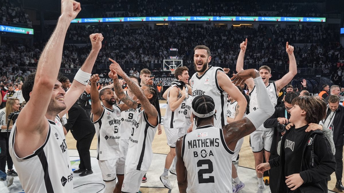 Beşiktaş, pota derbisinde Fenerbahçe’yi mağlup etti