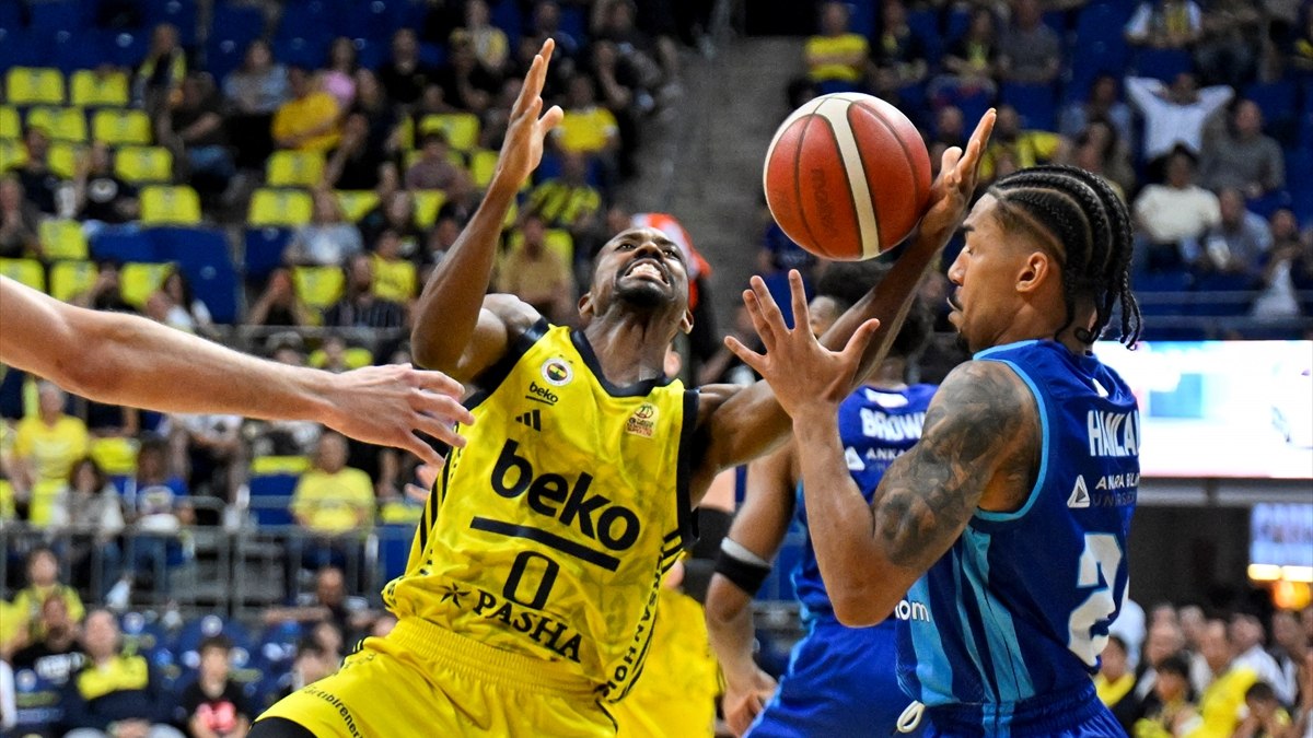 Türk Telekom’u yenen Fenerbahçe yarı finale yükseldi